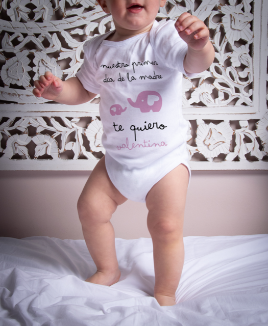 marco Parpadeo implicar Body o Camiseta personalizada Nuestro primer día de la Madre – Bebé Ratón