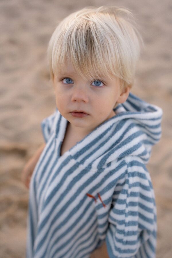 Poncho playa Ocean Sea Life azul Little Dutch - Imagen 4