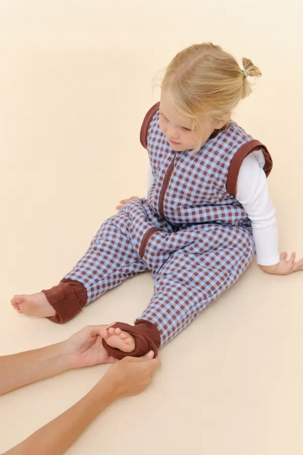 Pijama manta con calcetines antideslizantes - Vichy Brown & Blue - TOG 2.5 - Imagen 6